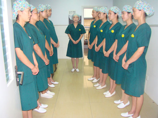 “四個強化”規范手術室護理管理