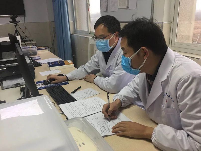 信陽市中醫院首批抗疫一線醫護人員完成換崗輪休