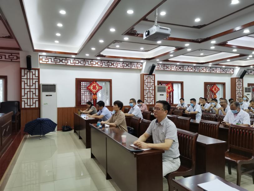 信陽市中醫(yī)院召開第二季度醫(yī)療質量點評大會