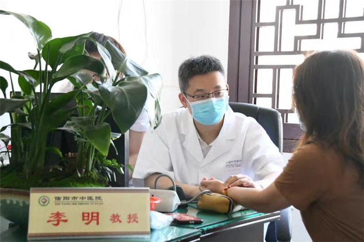 學黨史辦實事 大醫義診送健康--“一帶一路”創新驅動助力工程走進信陽市中醫院