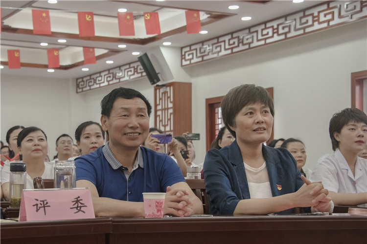 信陽市中醫院舉辦迎“七一”紅歌比賽